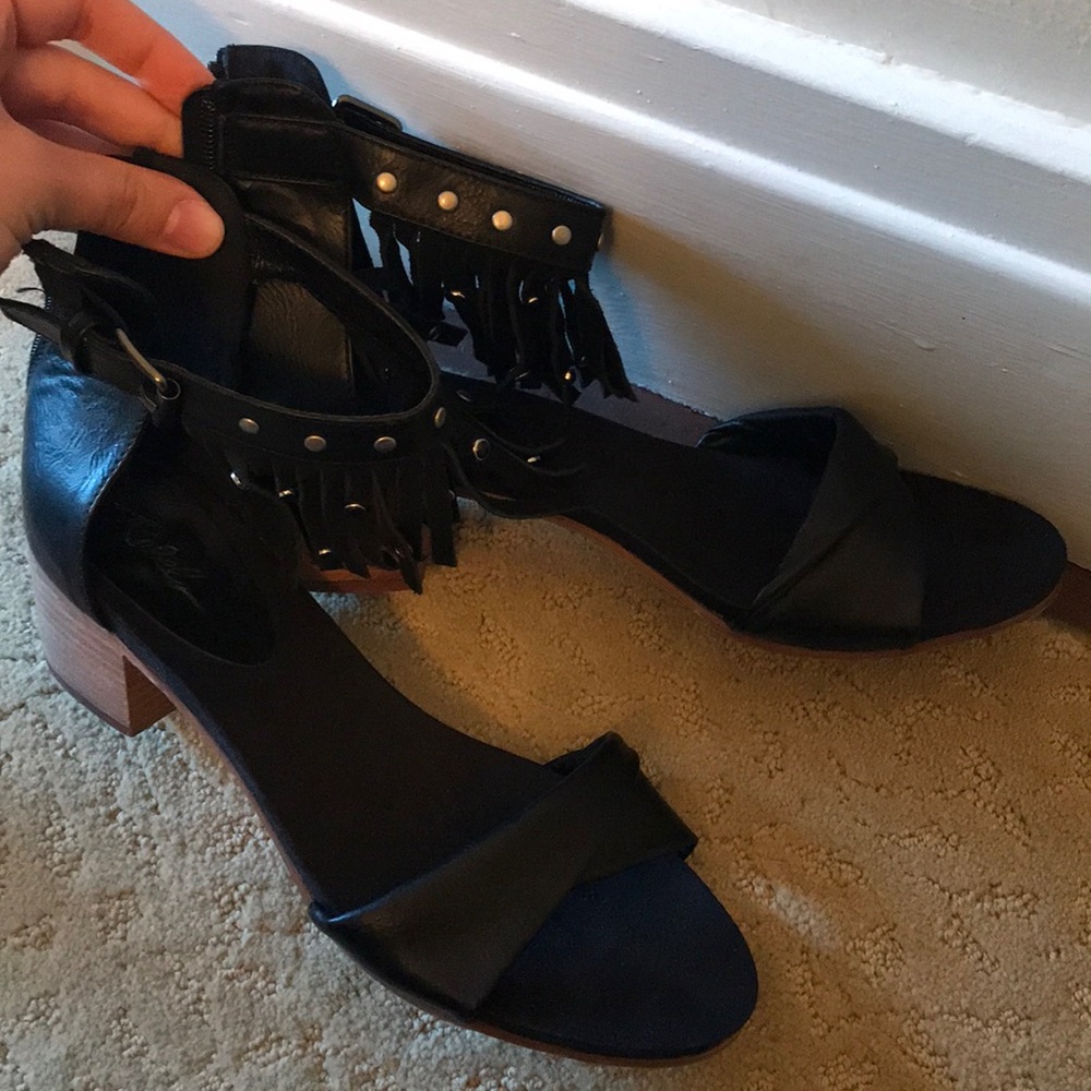 Rebels black sandals